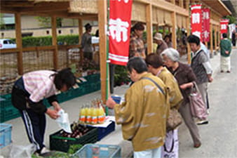 写真：昼神温泉朝市