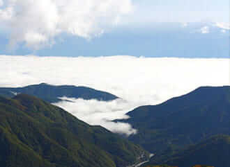 图片：阿智川与云海