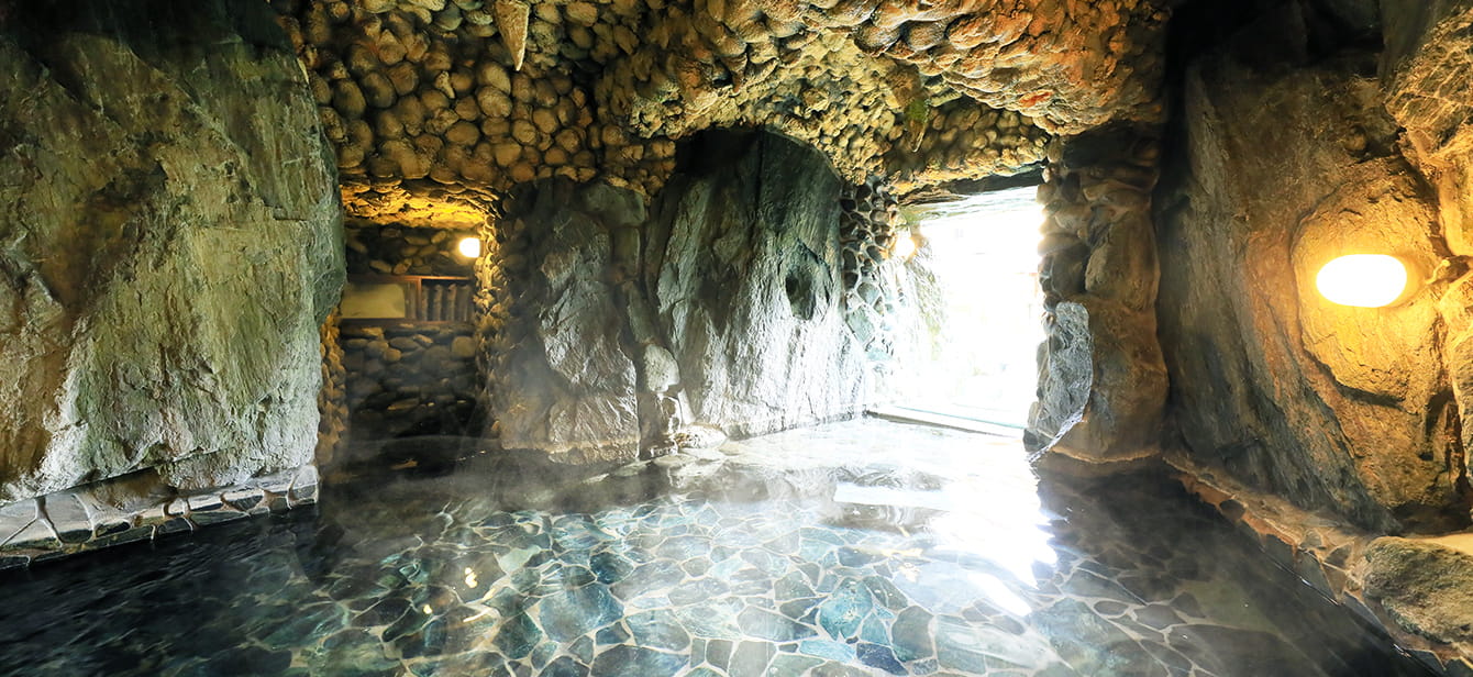 写真：洞窟風呂1