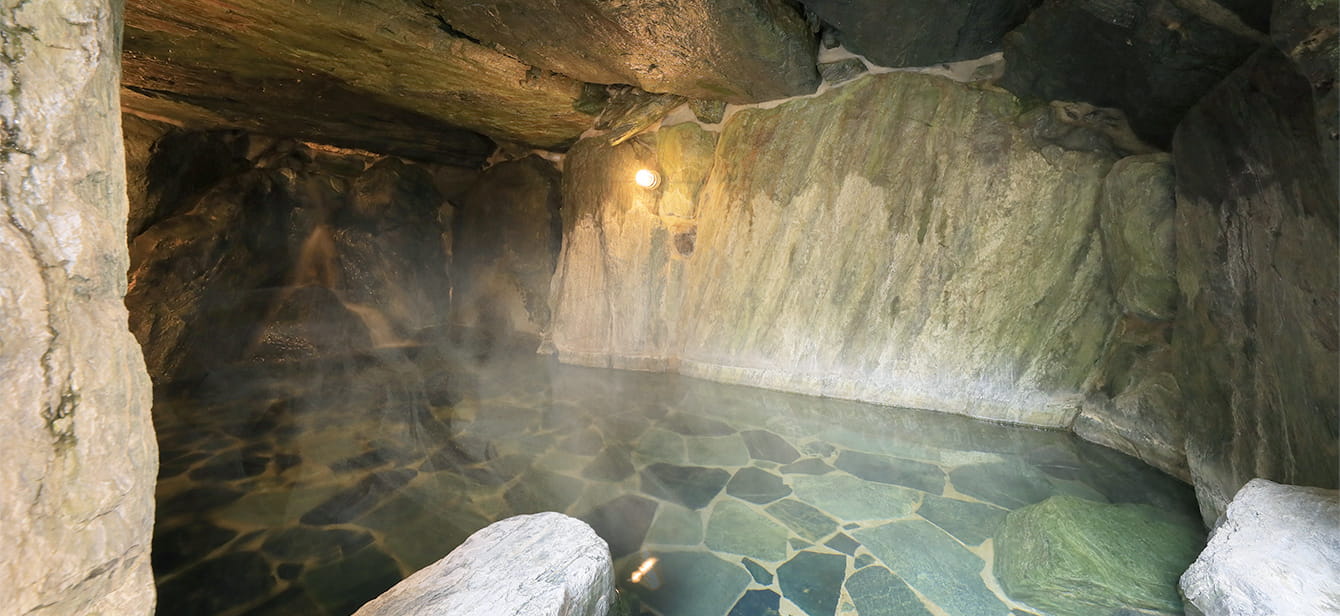 写真：洞窟風呂2