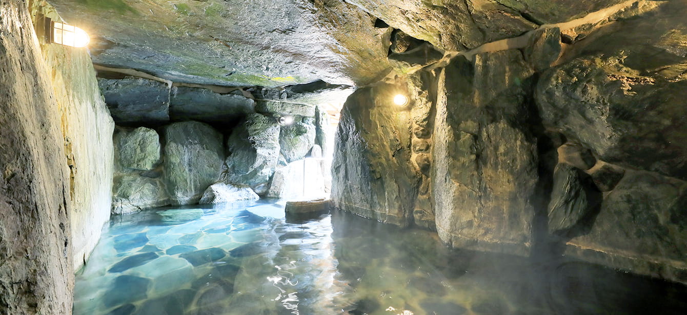 写真：洞窟風呂3
