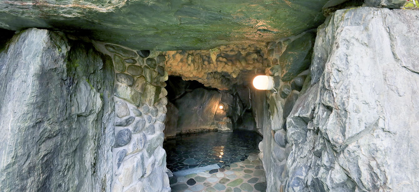 写真：洞窟風呂4