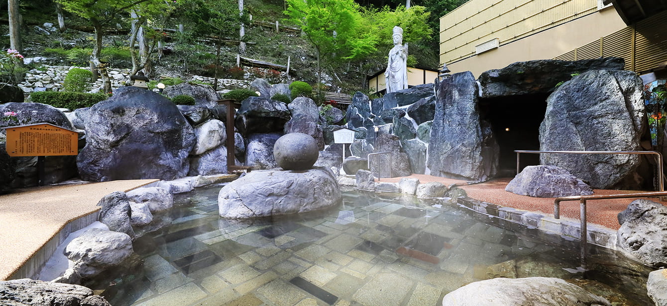 写真：奇岩庭園大露天風呂1